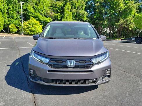 New 2026 Honda Odyssey Touring image 2
