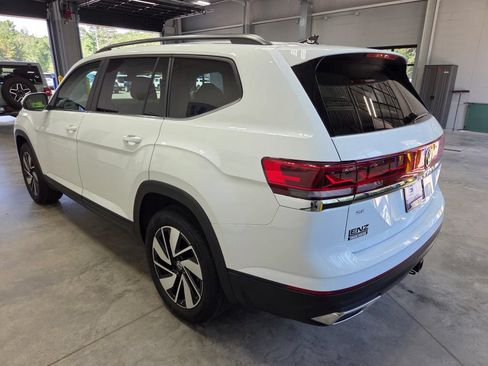 Used 2025 Volkswagen Atlas SE AWD/4WD image 6