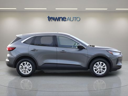 Used 2023 Ford Escape Active AWD/4WD image 6