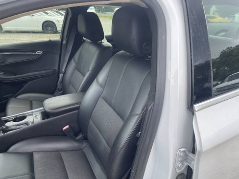 Used 2016 Chevrolet Impala LT w/ Convenience Package FWD image 30