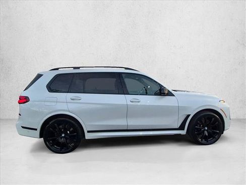 Used 2024 BMW X7 M60i AWD/4WD image 4