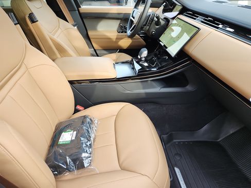 New 2026 Land Rover Range Rover Sport SE image 3