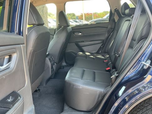 Used 2025 Nissan Rogue SV FWD image 10