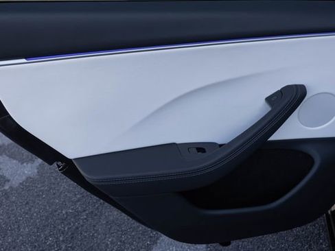 Used 2025 Tesla Model 3 Long Range image 16