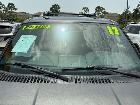 Used 2017 Lincoln Navigator Reserve image 13