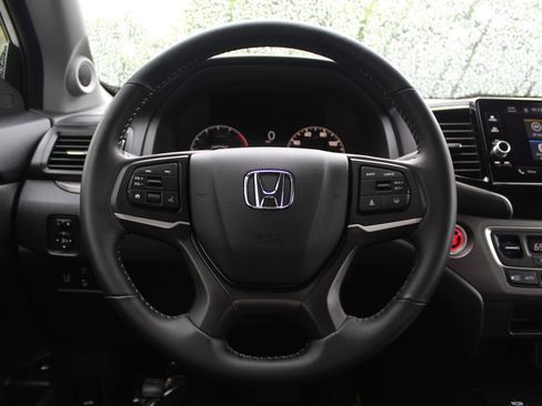 Used 2024 Honda Ridgeline Sport image 16