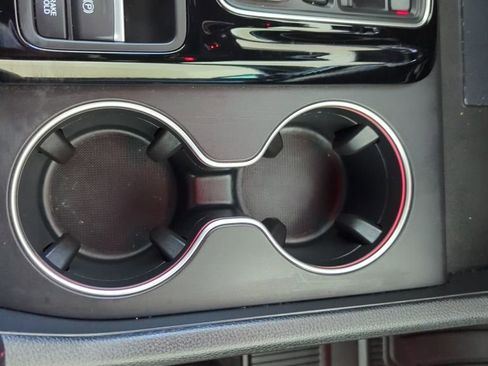 Used 2025 Honda Pilot Black Edition image 28