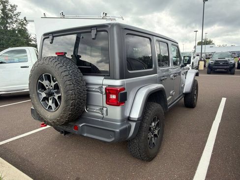 Used 2018 Jeep Wrangler Unlimited Rubicon w/ Dual Top Group AWD/4WD image 12