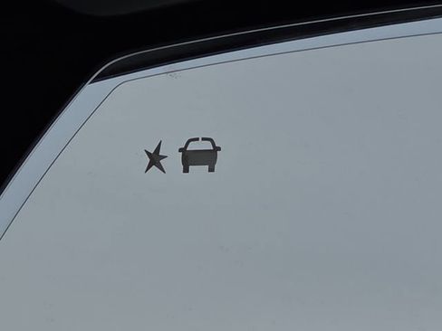 New 2026 GMC Yukon Elevation image 12