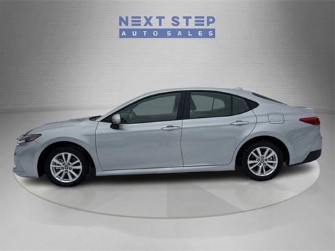 Used 2025 Toyota Camry XSE image 4
