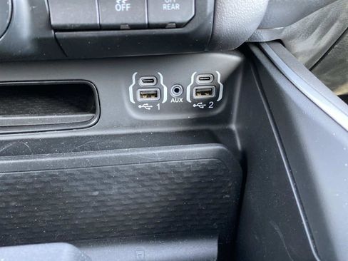 Used 2023 RAM 1500 Big Horn image 31