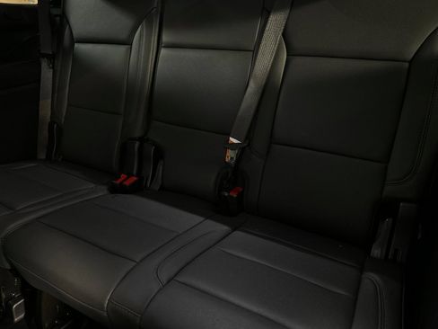 Used 2025 Chevrolet Tahoe Z71 AWD/4WD image 15