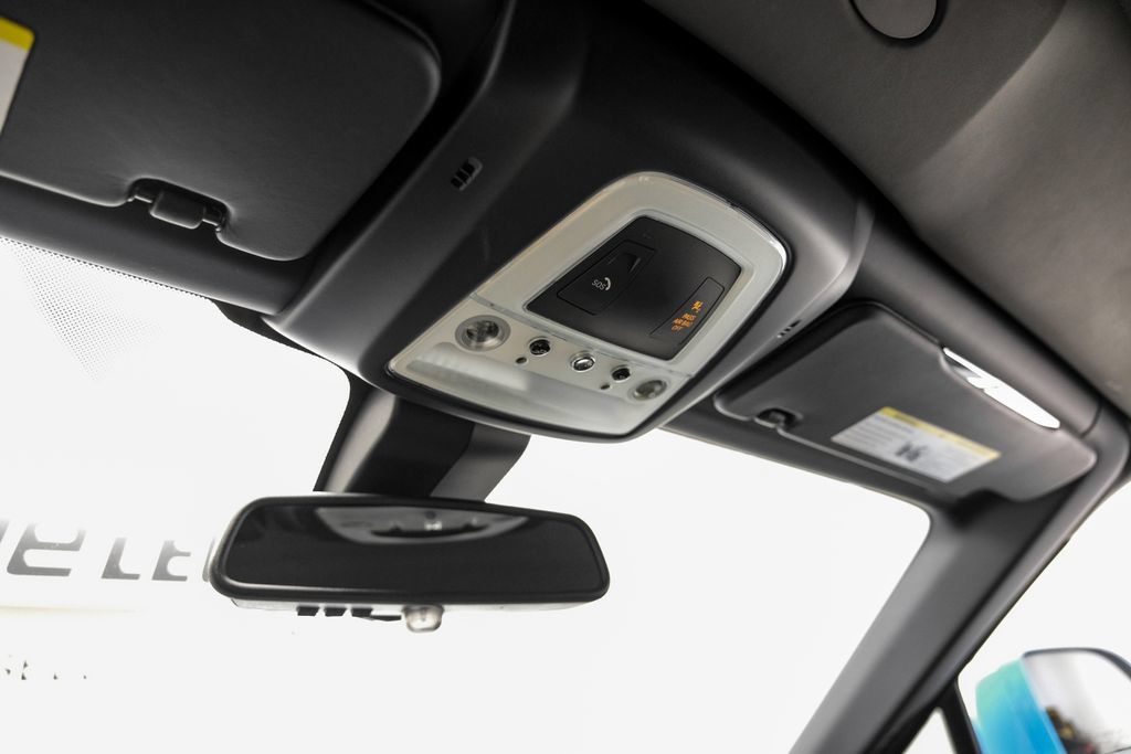 Used 2021 Rolls-Royce Dawn RWD image 37