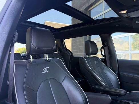 Used 2026 Chrysler Pacifica Limited w/ S Appearance Package FWD image 48