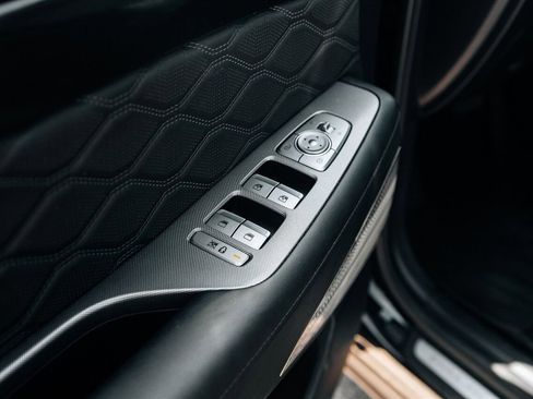 Used 2022 Hyundai Palisade Calligraphy image 17