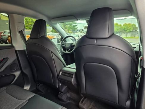 Used 2026 Tesla Model Y AWD image 34