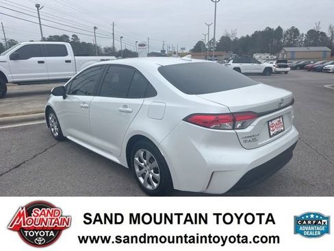 Used 2023 Toyota Corolla LE image 5