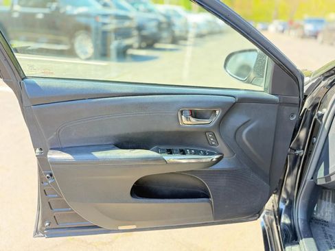 Used 2013 Toyota Avalon Limited FWD image 27