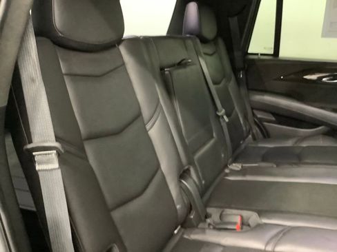 Used 2018 Cadillac Escalade Platinum image 38