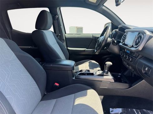 Used 2022 Toyota Tacoma TRD Sport image 15