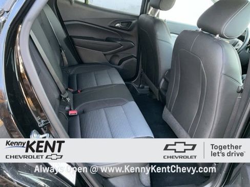 Certified 2025 Chevrolet Trax LT w/ LT Convenience Package image 9