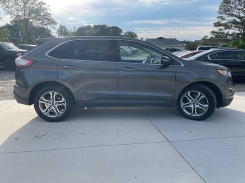 Used 2017 Ford Edge Titanium FWD image 10