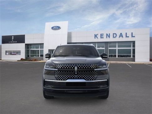 New 2025 Lincoln Navigator Reserve image 6
