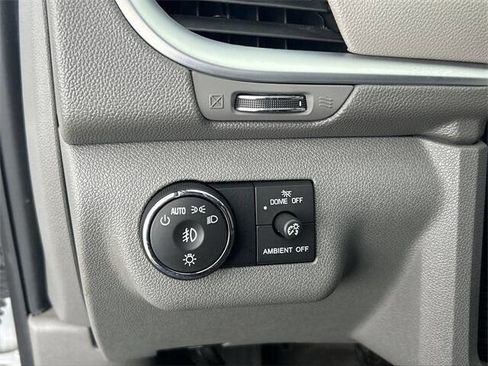 Used 2017 Chevrolet Traverse LT image 18