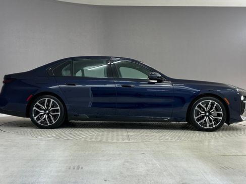 Certified 2023 BMW 740i RWD image 8
