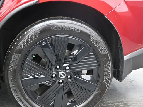 Certified 2025 Nissan Murano SV image 17