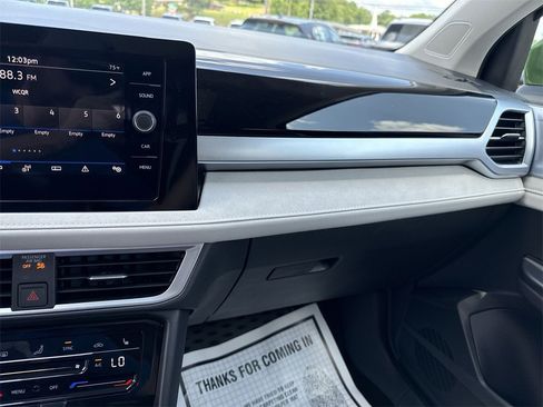 New 2025 Volkswagen Taos SE image 13