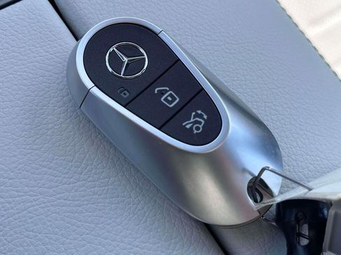 New 2026 Mercedes-Benz C 300 4MATIC Sedan image 4