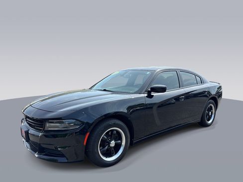 Used 2020 Dodge Charger SXT w/ Leather Interior Group RWD image 6