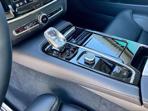 Certified 2023 Volvo S90 T8 Ultimate image 18