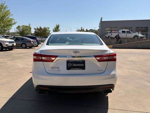 Used 2013 Toyota Avalon XLE image 4