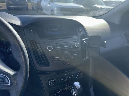 Used 2016 Ford Focus SE image 8