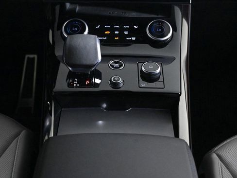 Used 2023 Land Rover Range Rover Sport SE Dynamic image 15