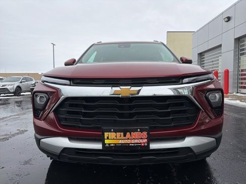 Used 2024 Chevrolet TrailBlazer LT image 2