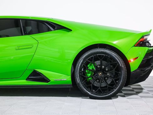 Used 2020 Lamborghini Huracan EVO AWD/4WD image 16