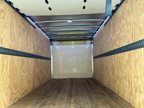 Used 2024 Mercedes-Benz Sprinter 4500 image 11