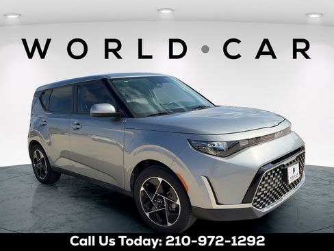 Certified 2025 Kia Soul EX FWD image 1