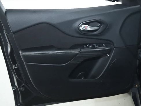 Used 2015 Jeep Cherokee Latitude w/ Cold Weather Group image 15