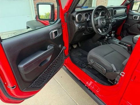 Used 2022 Jeep Wrangler Unlimited Sport AWD/4WD image 13