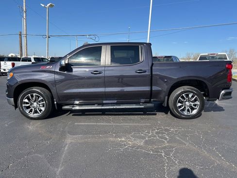 Used 2022 Chevrolet Silverado 1500 LT w/ Z71 Off-Road Package AWD/4WD image 8