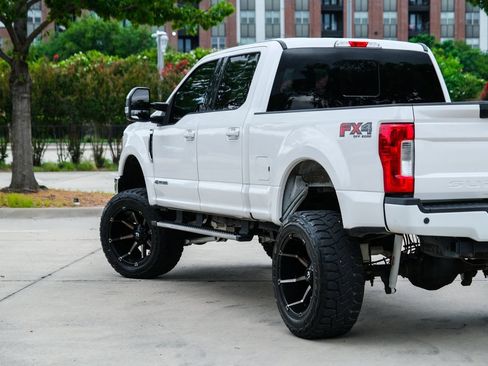 Used 2017 Ford F250 Lariat w/ FX4 Off-Road Package AWD/4WD image 22