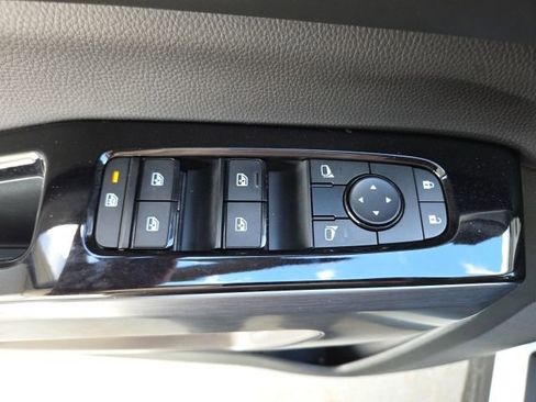 Used 2023 Nissan Pathfinder SL AWD/4WD image 59