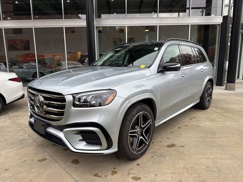 Certified 2025 Mercedes-Benz GLS 450 4MATIC image 4