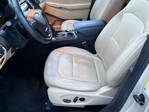 Used 2017 Ford Explorer Limited image 29