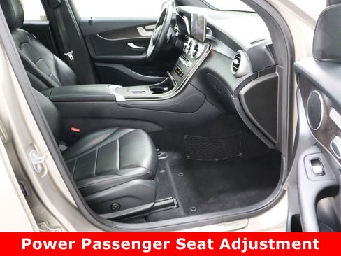 Used 2020 Mercedes-Benz GLC 300 4MATIC image 40