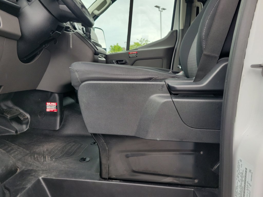 Certified 2025 Ford Transit 250 Low Roof w/ Exterior Upgrade Package RWD image 19